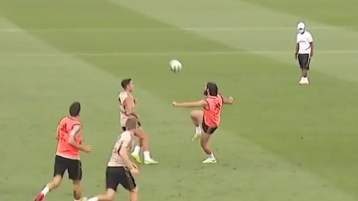 Modrić nije mogao da vjeruje: Isco postigao čudesan gol na treningu Reala