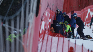 Skijaški svijet u šoku: Sarrazin nakon teškog pada mora na hitnu operaciju