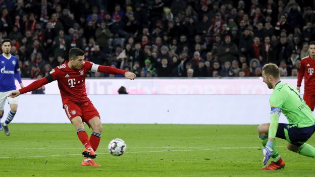 Bayern se vraća u igru za titulu: Schalke opasan, ali nemoćan na Allianz Areni
