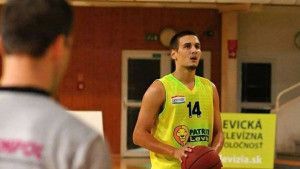 Luka Igrutinović pred potpisom za Zrinjski