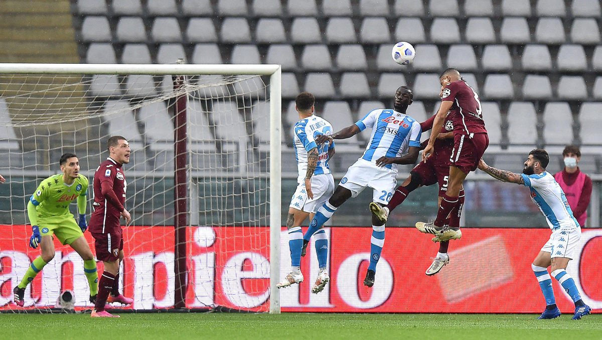 Napoli odbio ponudu iz Manchestera, Koulibaly nije sretan