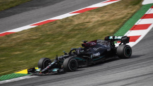 Hamilton se žalio na ekipu: Miljama smo daleko od Red Bulla