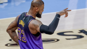 Ovaj čovjek je zaboravio koliko godina ima: Maestralni LeBron James nedovoljan Lakersima za pobjedu