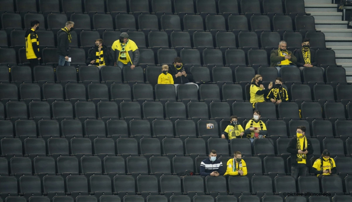 Komična fotografija s tribina u Dortmundu kruži internetom