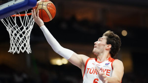 Šta je večeras uradio Cedi Osman: Kakva partija turskog košarkaša, ovo je bilo za anale!