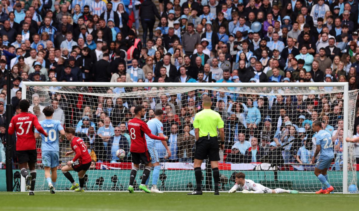 Manchester United se odriče dugogodišnjeg fudbalera, poznato gdje nastavlja karijeru