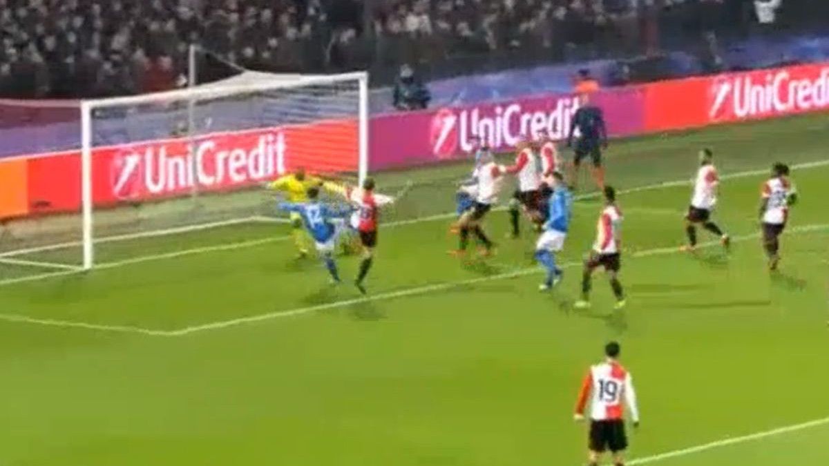 Zielinski doveo Napoli u prednost protiv Feyenoorda