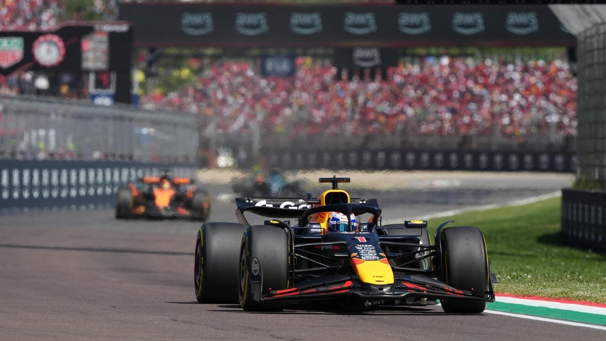 Pobjeda u stilu šampiona: Verstappen briljirao pred navijačima Ferrarija i stigao do novog trijumfa! Pobjeda u stilu šampiona: Verstappen briljirao pred navijačima Ferrarija i stigao do novog trijumfa!