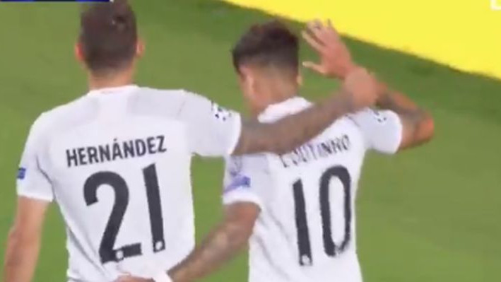 Coutinho iz poštovanja nije htio slaviti gol, a onda mu je prišao Thomas Muller i očitao lekciju