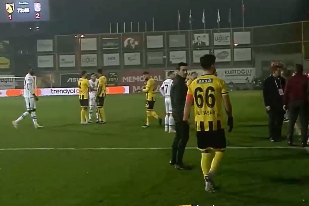  Novi skandal u Turskoj Super ligi: Igrači zbog suđenja otišli s terena