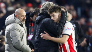 PSV slavio nakon preokreta, Bajraktarević ponovo počeo susret, ali mu se desilo ono "najgore"