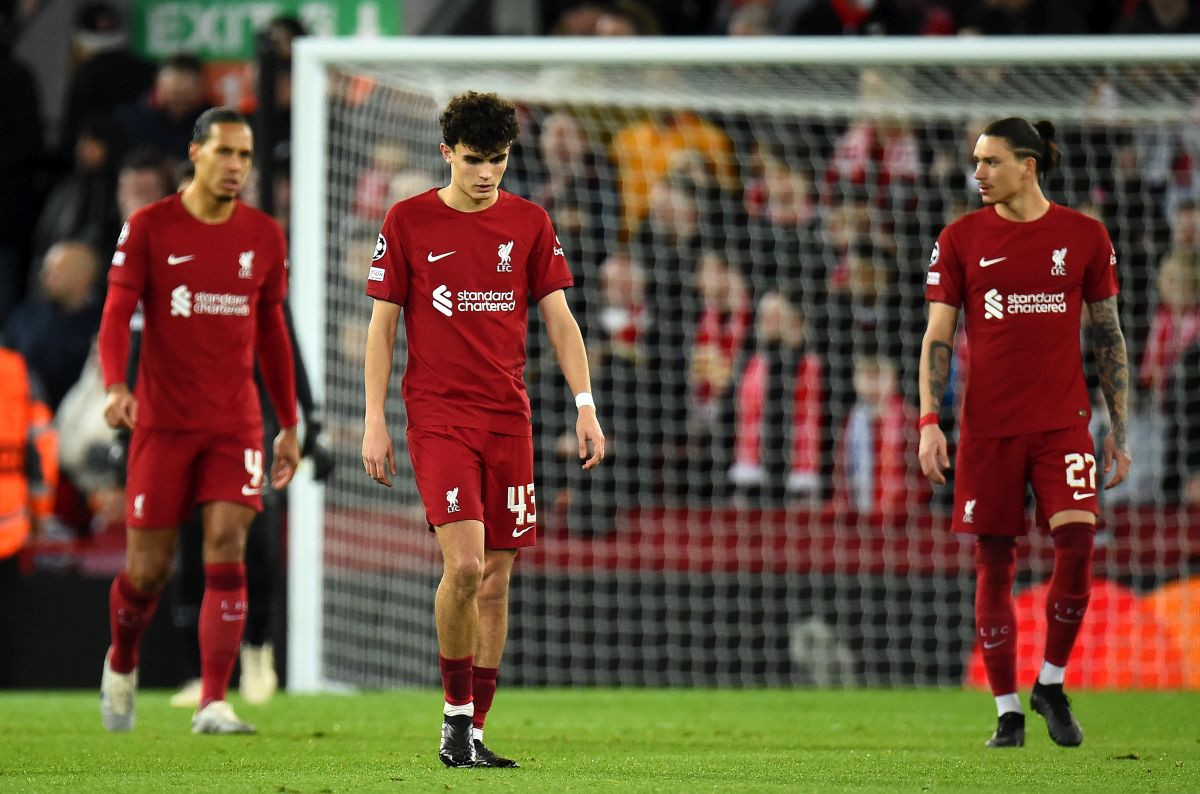 Bajčetić s oduševljenjem pristao da ide u Barcelonu, pa mu iz Liverpoola objasnili šta se desilo Bajčetić s oduševljenjem pristao da ide u Barcelonu, pa mu iz Liverpoola objasnili šta se desilo