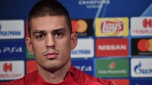 Godina za zaborav: Procurio snimak Vujadina Savića u klinču s dvojicom muškaraca