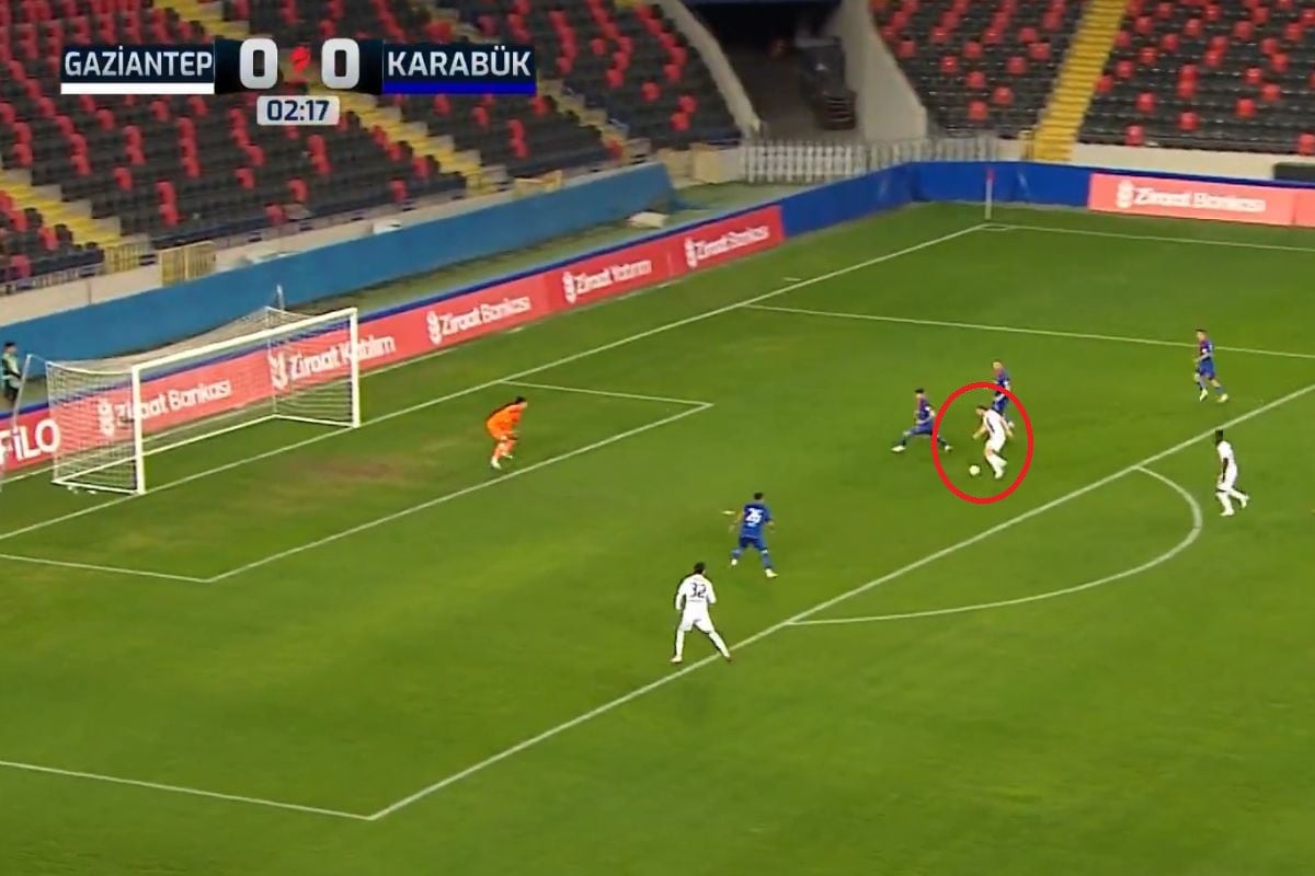 Magija Envera Kulašina u Turskoj! Odličan dribling, a onda i fantastičan gol za Gaziantep Magija Envera Kulašina u Turskoj! Odličan dribling, a onda i fantastičan gol za Gaziantep