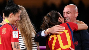 Osvanula nova fotografija španske nogometašice s predsjednikom saveza: "Bokovi ne lažu"