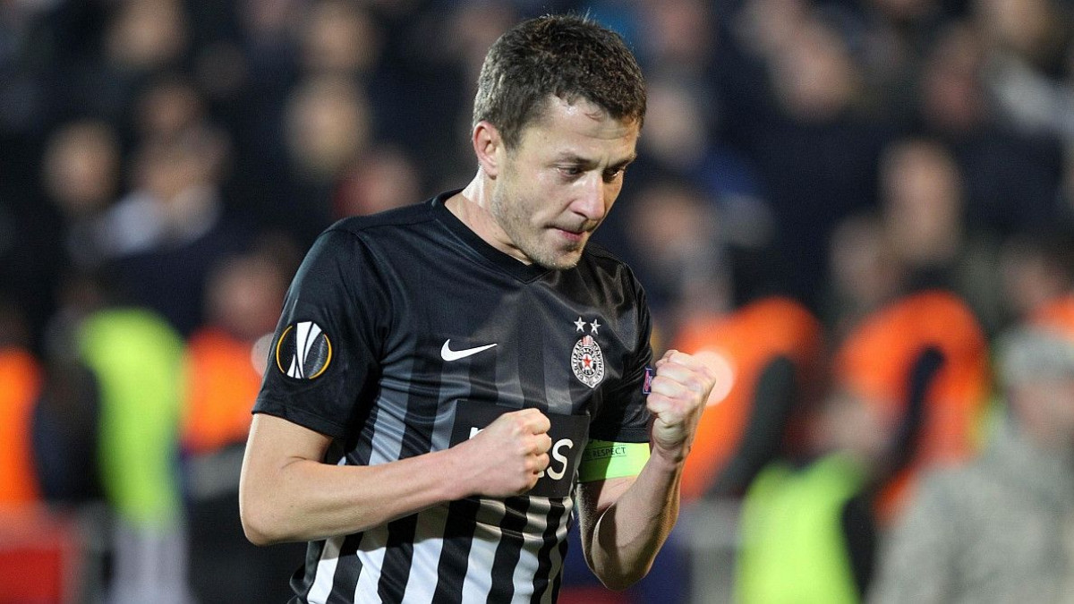 Saša Ilić završio karijeru, a navijači Partizana priredili bakljadu koja će se pamtiti