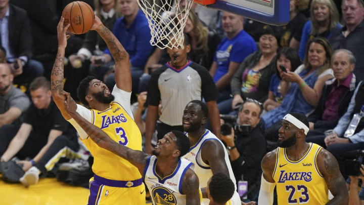 Davis i James razbili Warriorse