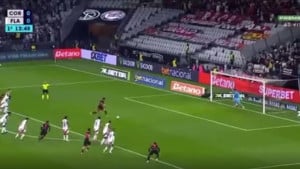 Ovakav promašaj s bijele tačke ranije niste vidjeli: U Brazilu "izvedena" najgora panenka ikad!