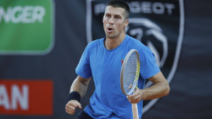 Nerman Fatić "počistio" protivnika i plasirao se u polufinale Challengera u Sofiji