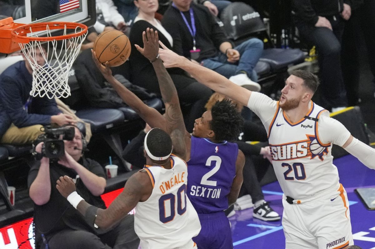 Nurkić se vratio, pa poručio kritičarima: "Umoran sam od toga da svi znaju kako ja trebam..." Nurkić se vratio, pa poručio kritičarima: "Umoran sam od toga da svi znaju kako ja trebam..."