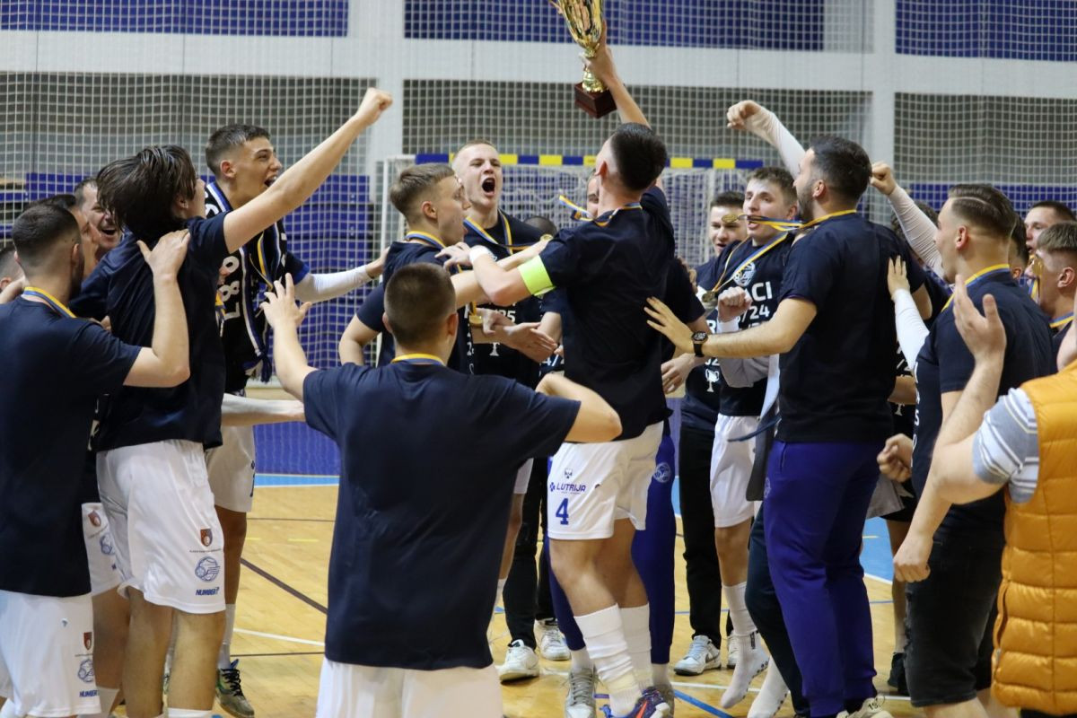 Slavilo se na Grbavici: Futsaleri Željezničara juniorski prvaci Bosne i Hercegovine Slavilo se na Grbavici: Futsaleri Željezničara juniorski prvaci Bosne i Hercegovine