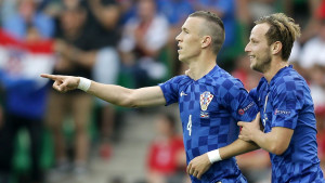 Rakitić čestitao Perišiću, a ovaj mu na leđa stavio sve Hajdukovce širom svijeta