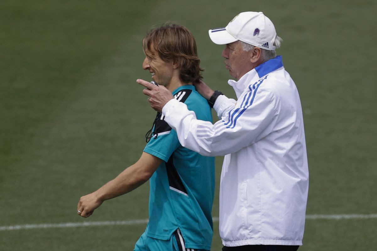 Ponuda Ancelottija upućena Modriću podigla Madrid na noge, ali Luka je rekao 'ne'
