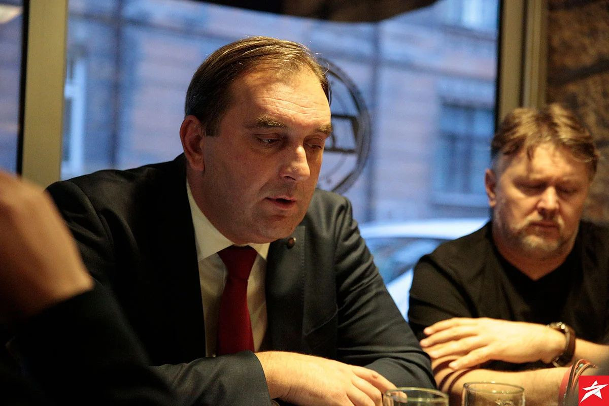 Fudbalski klubovi u Kantonu Sarajevo izabrali novo rukovodstvo i svoje predstavnika Fudbalski klubovi u Kantonu Sarajevo izabrali novo rukovodstvo i svoje predstavnika