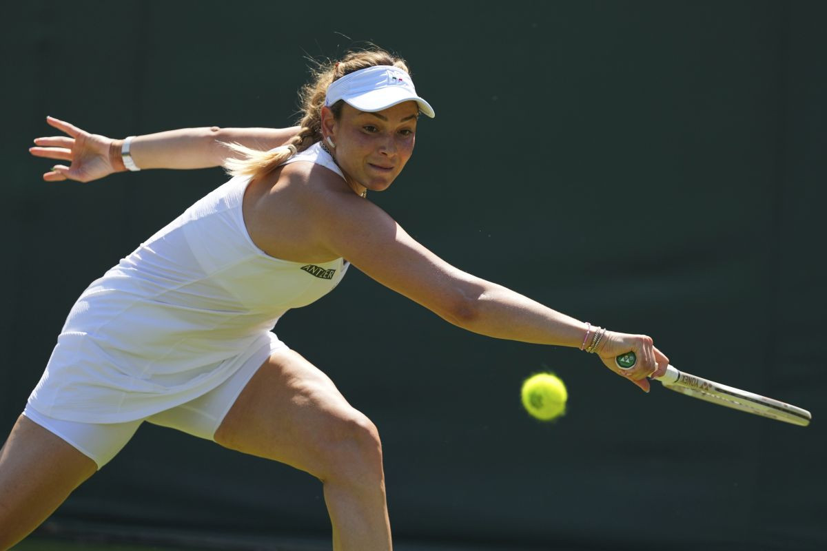 Uragan "Donna" na startu Wimbledona: Hrvatica se nije ni pošteno oznojila Uragan "Donna" na startu Wimbledona: Hrvatica se nije ni pošteno oznojila