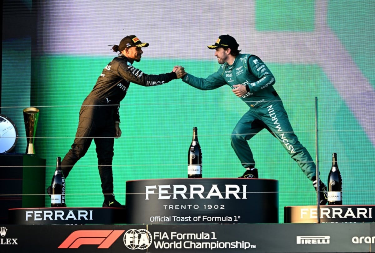 Fernando Alonso stao u odbranu Hamiltona: "On nema šta da dokazuje" Fernando Alonso stao u odbranu Hamiltona: "On nema šta da dokazuje"