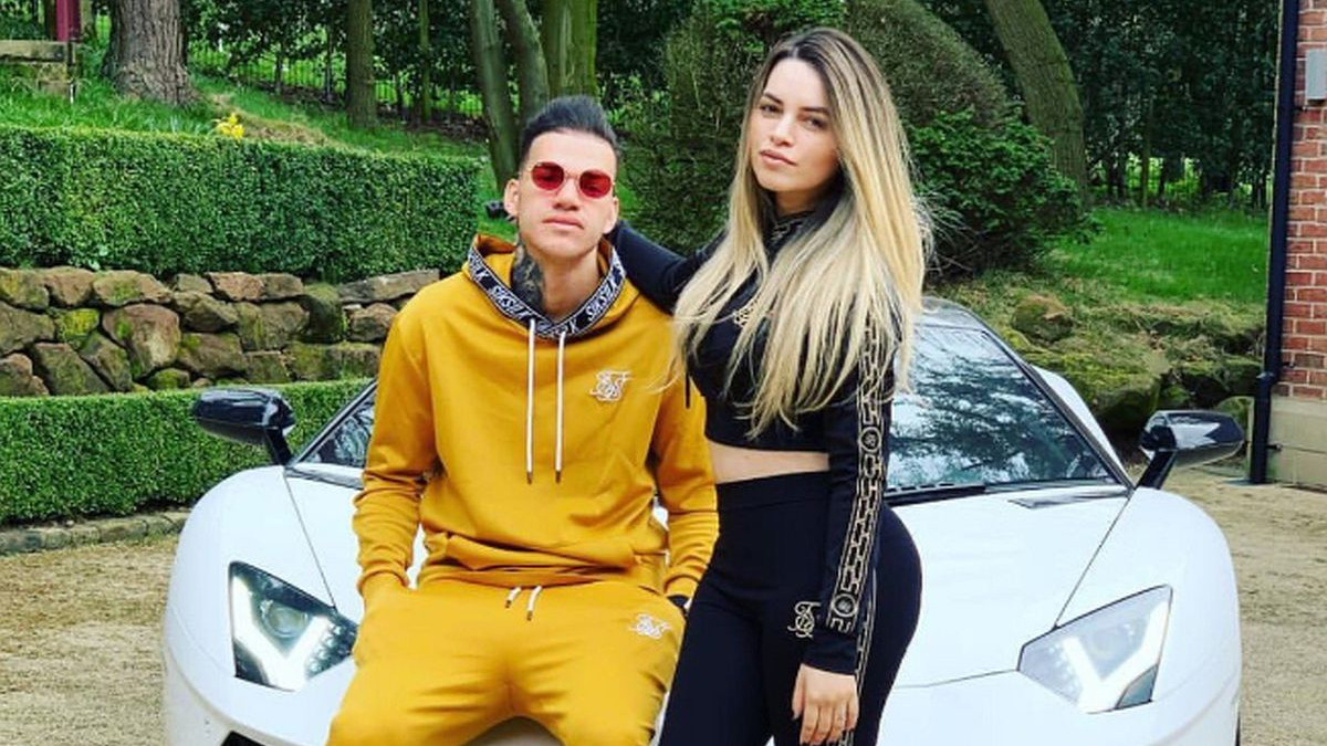 Ederson papuče platio 640 funti, a zbog njih mu se svi smiju Ederson papuče platio 640 funti, a zbog njih mu se svi smiju