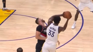 Golden State ubjedljiv protiv Portlanda: Wiseman nokautirao Nurkića, pa se čudio odlukama sudija