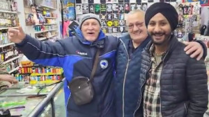 Neponovljivi Nikola Nikić u supermarketu napravio šou, pustio našu pjesmu, pa zaplesao s radnicima
