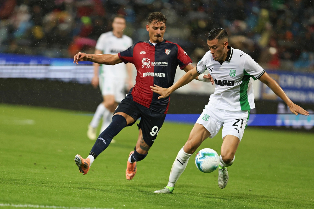 Sassuolo u gostima savladao Cagliari, u italijanskom klubu su i dalje oprezni sa Muharemovićem Sassuolo u gostima savladao Cagliari, u italijanskom klubu su i dalje oprezni sa Muharemovićem