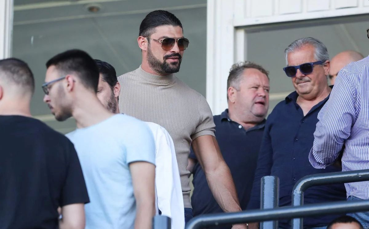Andy Bara se ne smiruje: Prvo odveo Olma u Barcu, a sada s Arsenalom dogovorio novi posao Andy Bara se ne smiruje: Prvo odveo Olma u Barcu, a sada s Arsenalom dogovorio novi posao