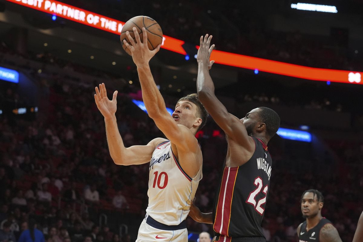 Nurkić i Garza skromni, ali ono što su Hrvat i Srbin napravili odjeknulo je košarkaškim svijetom Nurkić i Garza skromni, ali ono što su Hrvat i Srbin napravili odjeknulo je košarkaškim svijetom