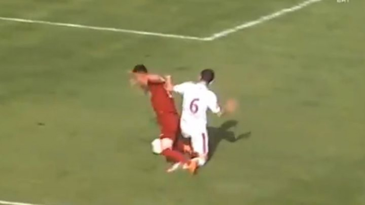 Penal ili ne: Horić srušio Rahmanovića, a sudija odmahnuo rukama Penal ili ne: Horić srušio Rahmanovića, a sudija odmahnuo rukama