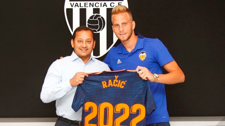 Valencia predstavila novog igrača, odštetna klauzula - 100 miliona eura Valencia predstavila novog igrača, odštetna klauzula - 100 miliona eura