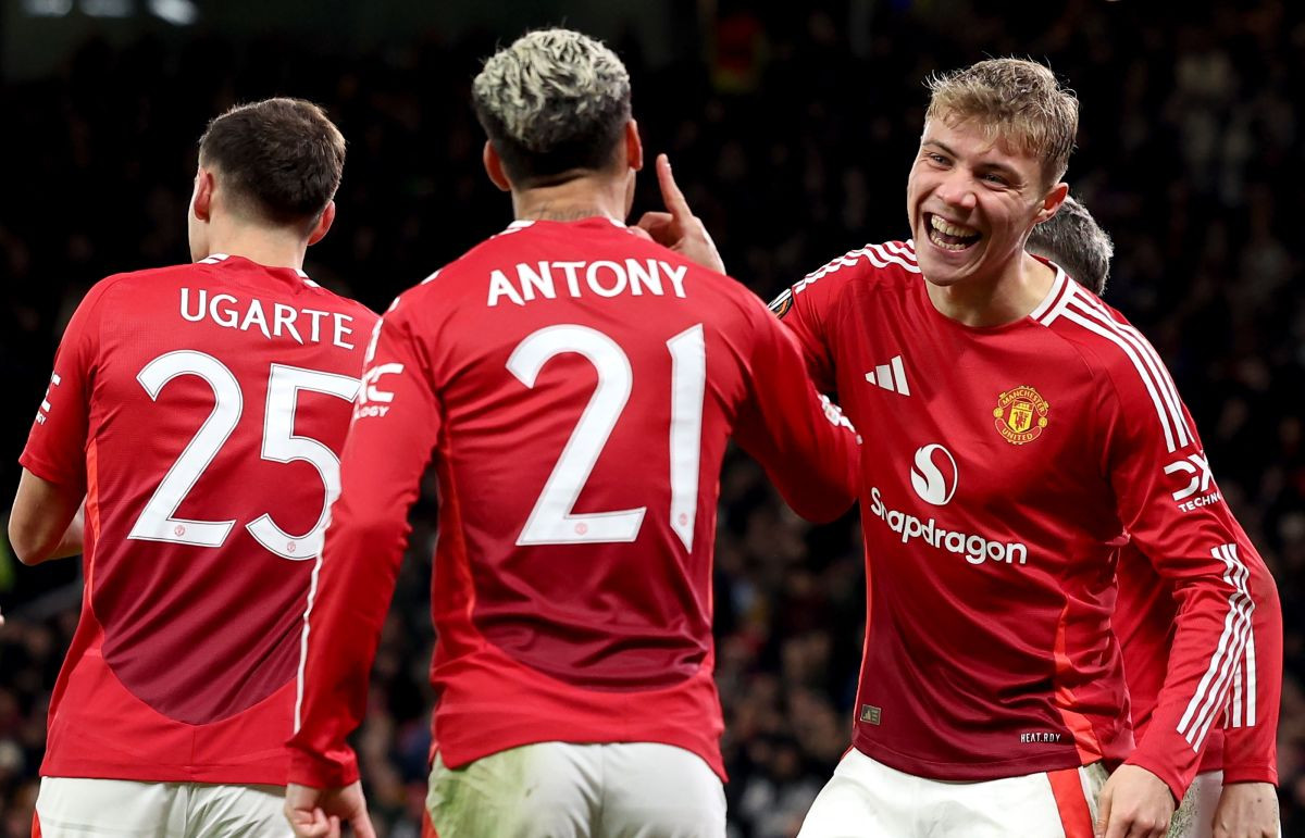 Navijači Crvenih đavola slave: Predmet ismijavanja cijelog svijeta konačno napušta Manchester United Navijači Crvenih đavola slave: Predmet ismijavanja cijelog svijeta konačno napušta Manchester United