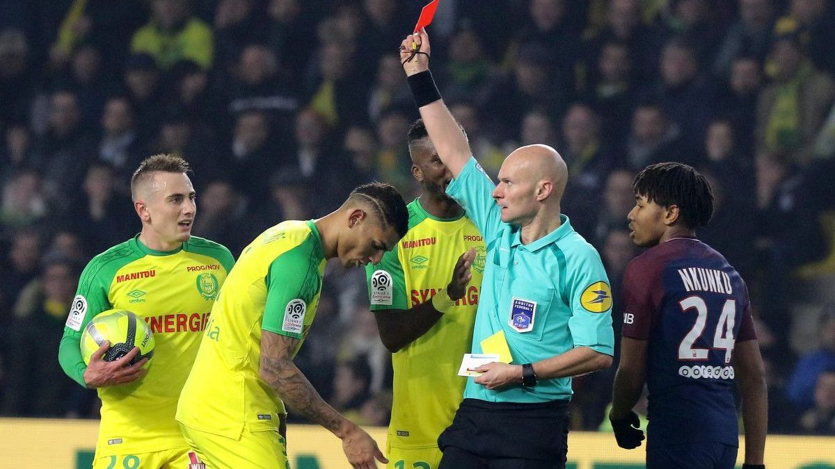 Sudija koji je udario i isključio igrača Nantesa se zamjerio i Zlatanu