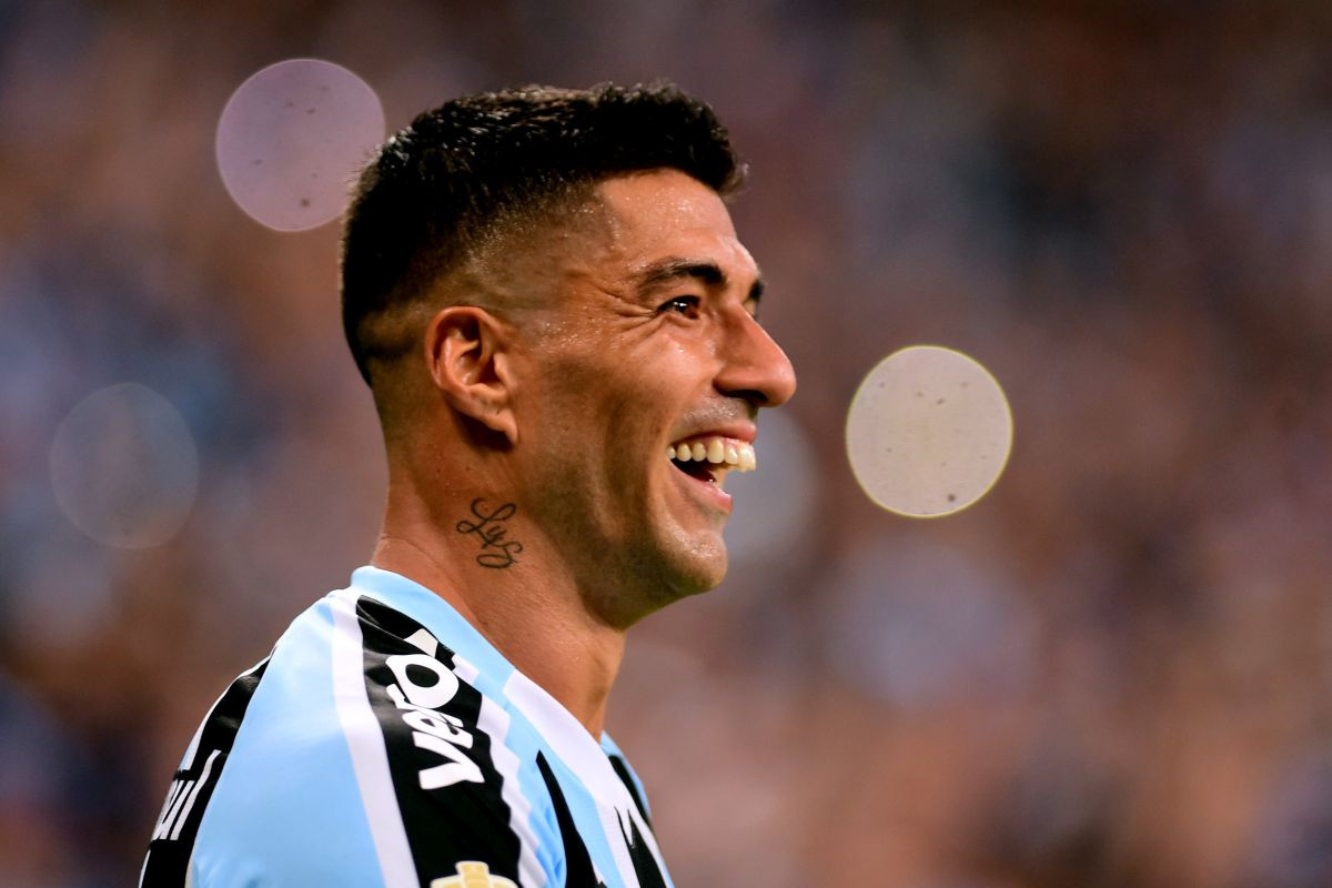 Jedva stoji na nogama, vrišti od bolova, ali želja za fudbalom je jača: Luis Suarez ima novi klub! Jedva stoji na nogama, vrišti od bolova, ali želja za fudbalom je jača: Luis Suarez ima novi klub!