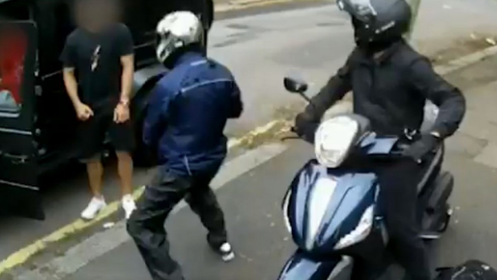 Londonska policija objavila fotografije napadača na Mesuta Ozila i Seada Kolašinca
