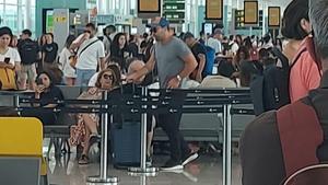 Fotoreporteri "uhvatili" Deca na aerodromu, zna se gdje je otputovao po novog napadača
