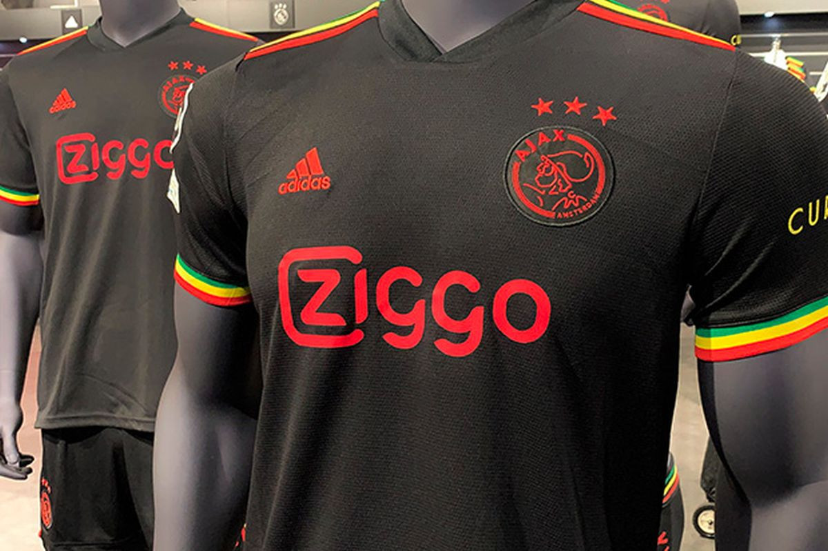 UEFA primorala Ajax da promijeni jedan od najljepših dresova ikada