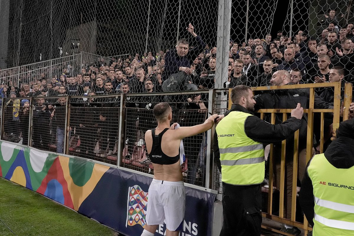 Turci bruje o objavi Edina Džeke, za oko im zapela riječ "problem" Turci bruje o objavi Edina Džeke, za oko im zapela riječ "problem"