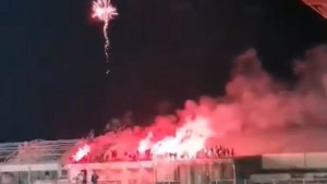 Bakljada i vatromet navijača Veleža nakon gola protiv Borca