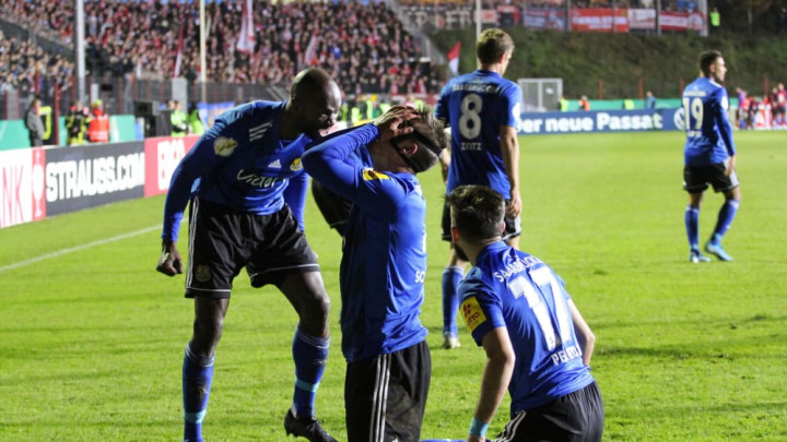 DFB Pokal: Tim iz Regionalne lige napravio senzaciju, dalje prošli Hoffenheim, Schalke...