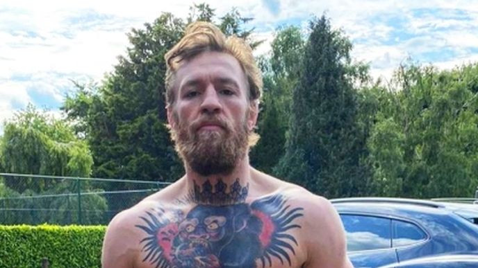 Nikada nije bolje izgledao: Conor McGregor skinuo majicu i pokazao kakva je mašina