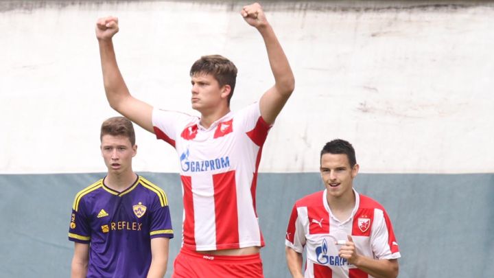 Sarajevo i Zvezda u finalu turnira "Igraj fudbal,živi život" Sarajevo i Zvezda u finalu turnira "Igraj fudbal,živi život"