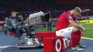 Dok su bh. navijači pjevali, tužni Arnautović je bio u centru pažnje 
